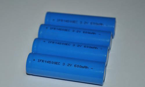 <b>铅酸电池和磷酸铁黄片抖音短视频池正确充电方法</b>