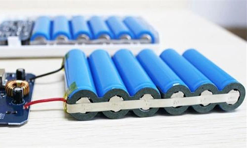 <b>磷酸铁黄片抖音短视频池组正确充电方法</b>