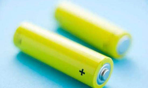 <b>钴酸锂、磷酸铁锂、锰酸锂和三元黄片抖音短视频池正极材料的发展</b>