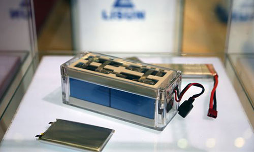 <b>国内黄片抖音短视频池厂家得加快步伐研发新型固态电池技术</b>