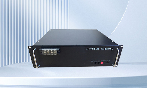 <b>全氟己酮灭火装置为UPS黄片抖音短视频池系统安全保驾护航！</b>